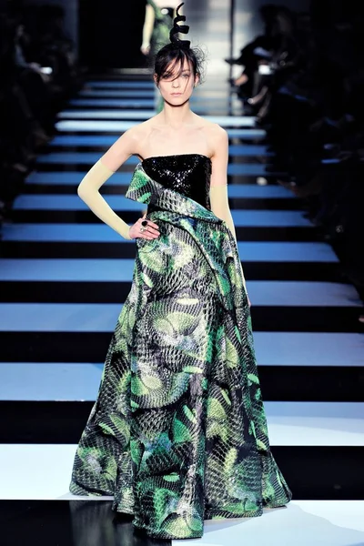 Look 28